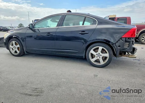 2012 Volvo S60 T5 z USA, uszkodzony, nr VIN YV1622FSXC2123915